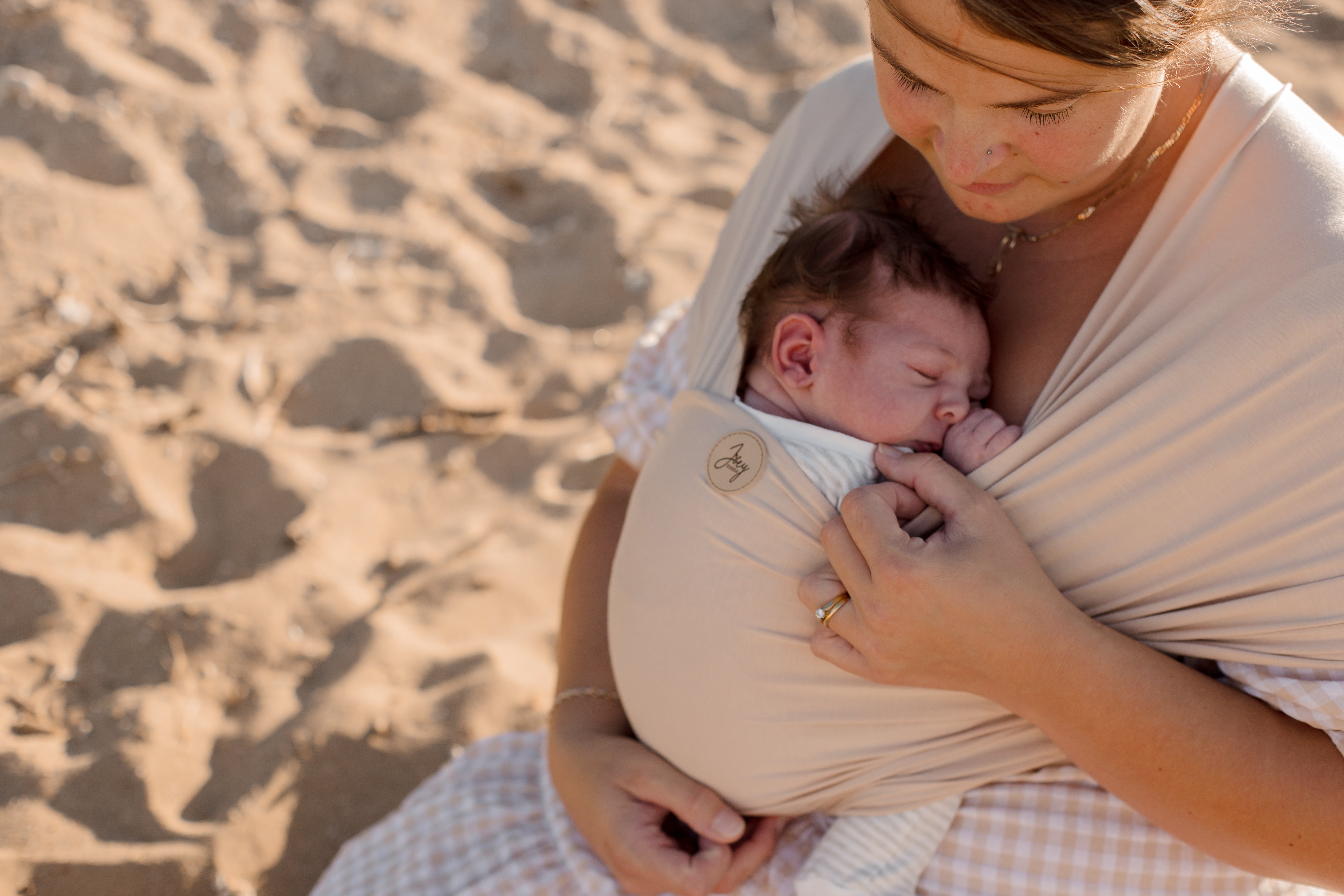 baby wrap carrier, baby carrier, australian baby carrier, australian baby wrap carrier, stretchy baby wrap carrier, baby carrier australia
