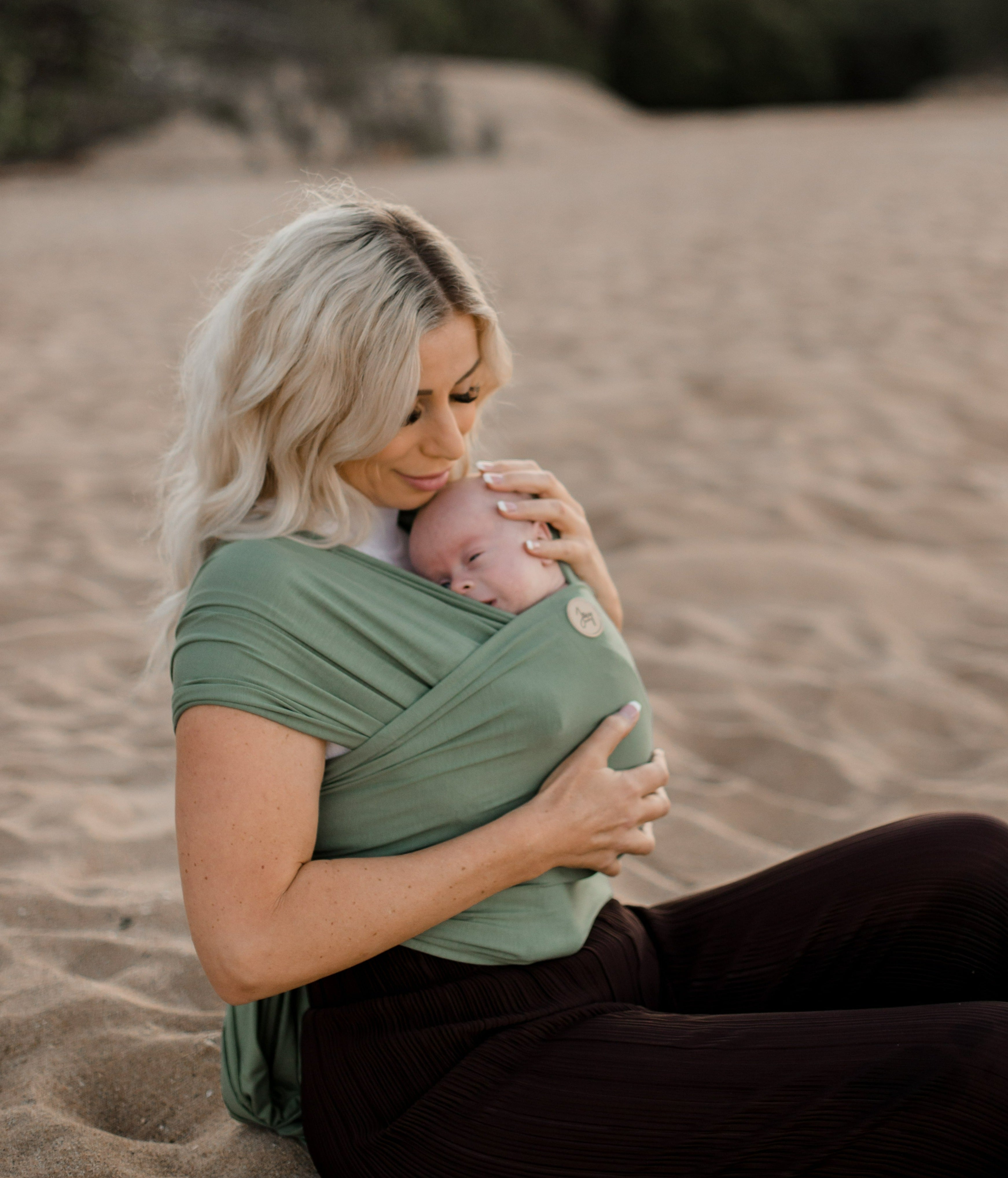 baby wrap carrier, baby carrier, australian baby carrier, australian baby wrap carrier, stretchy baby wrap carrier, baby carrier australia