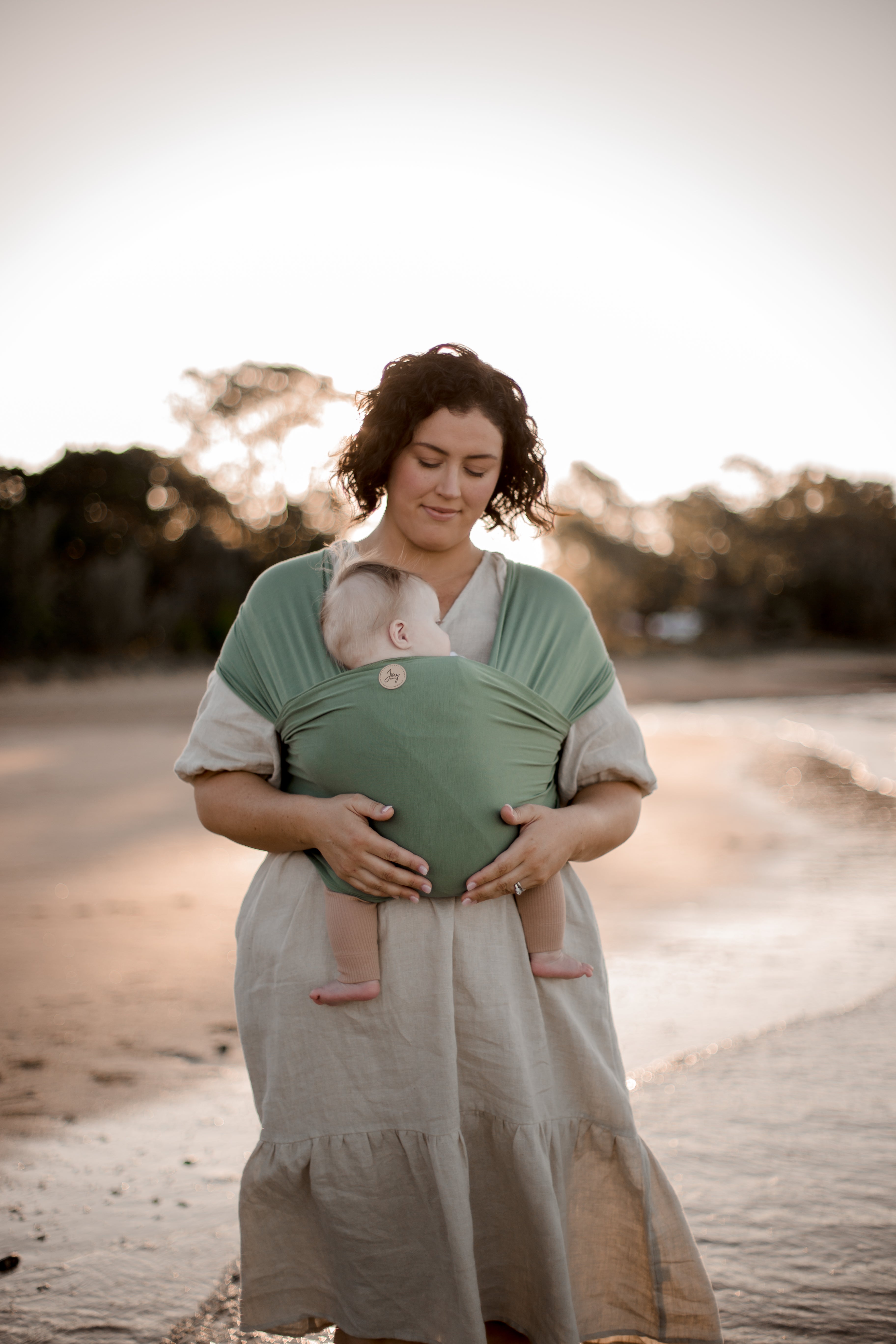 baby wrap carrier, baby carrier, australian baby carrier, australian baby wrap carrier, stretchy baby wrap carrier, baby carrier australia