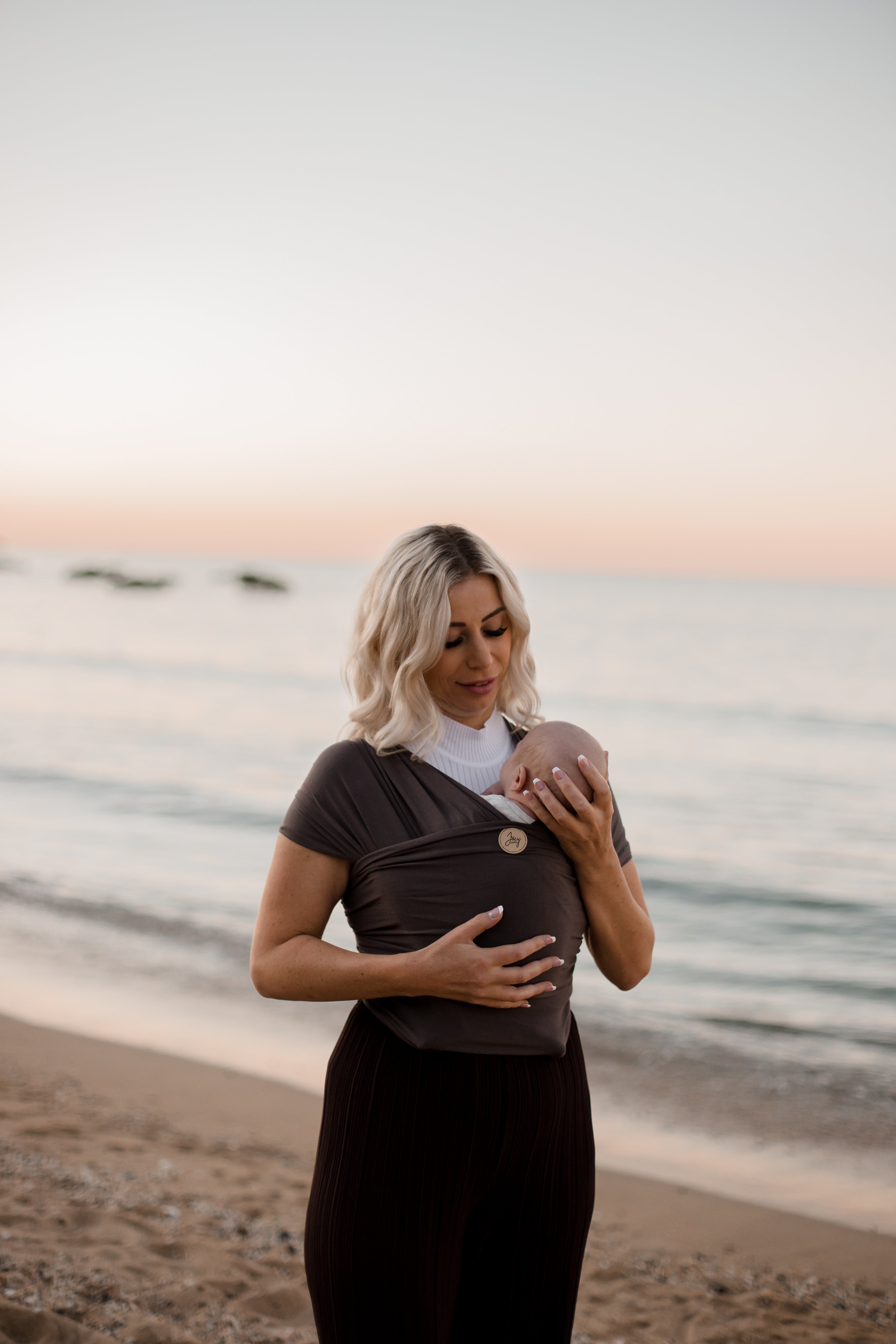 baby wrap carrier, baby carrier, australian baby carrier, australian baby wrap carrier, stretchy baby wrap carrier, baby carrier australia
