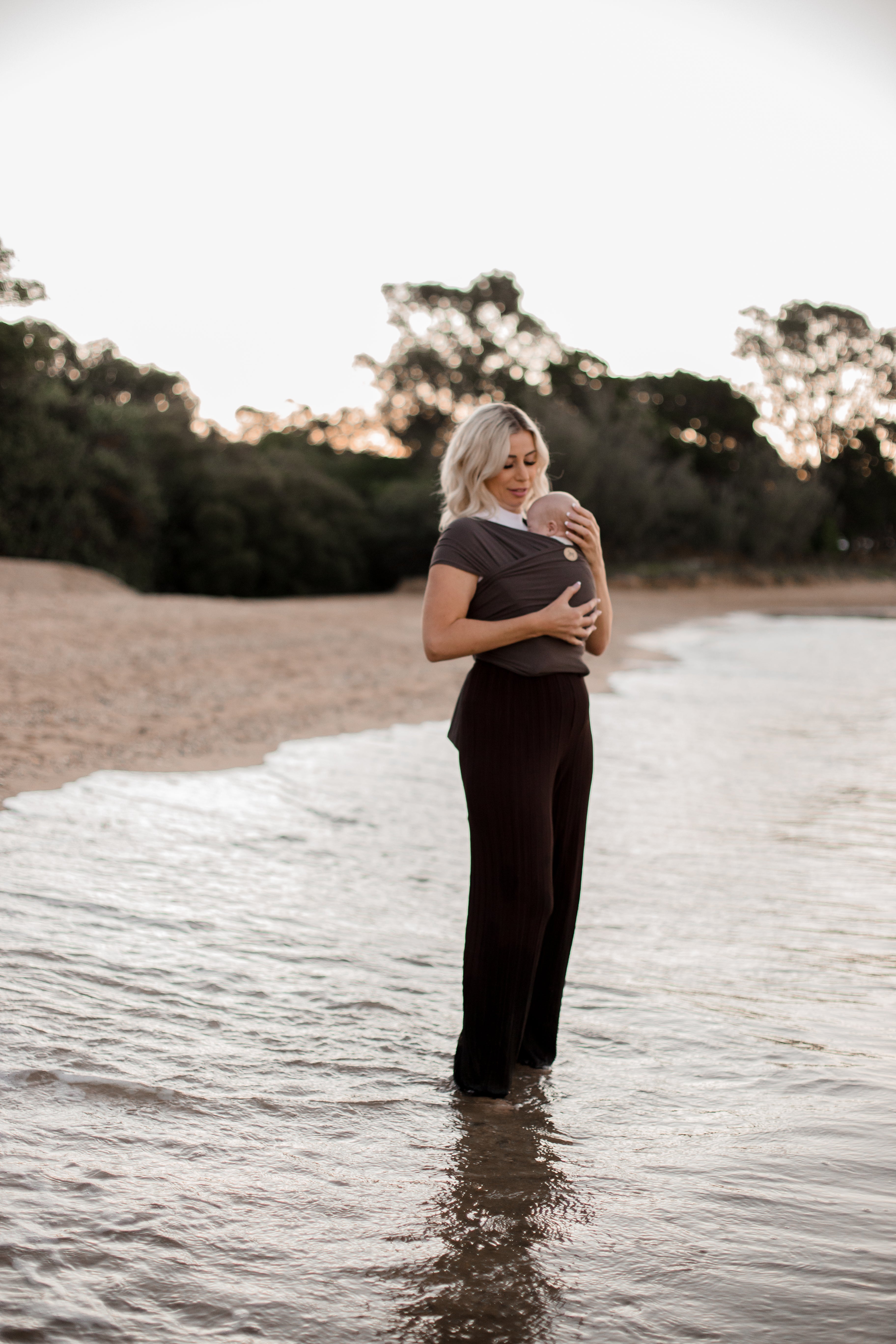 baby wrap carrier, baby carrier, australian baby carrier, australian baby wrap carrier, stretchy baby wrap carrier, baby carrier australia